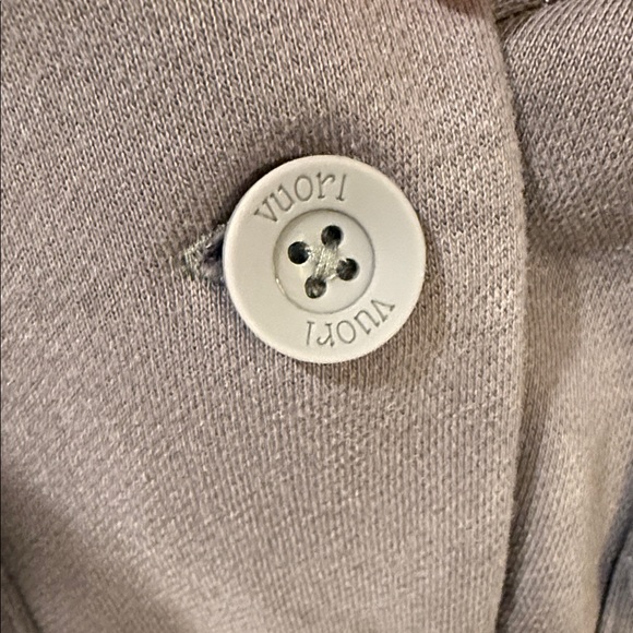 Vuori Women's Lightweight Shirt Jacket in Taupe - Picture 7 of 7